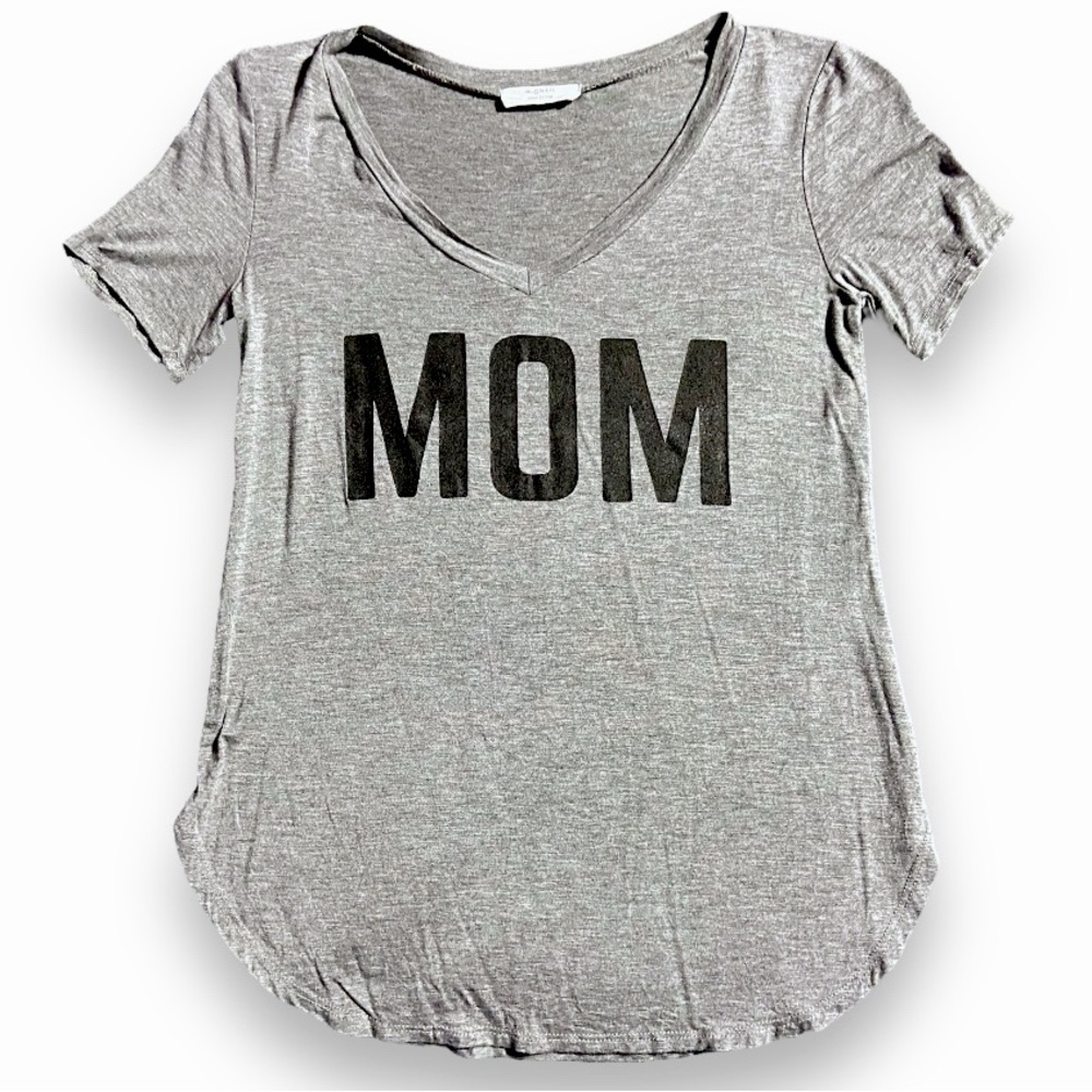 Women’s MOM Graphic Short Sleeve Gray Vneck Tshirt Relaxed Fit Top Sz Small NEW